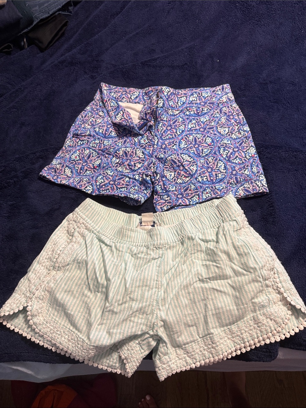 Women’s High-Waist Blue Patterned Shorts — Vineyard Vines